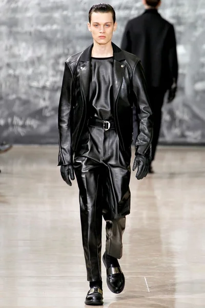 Look 24